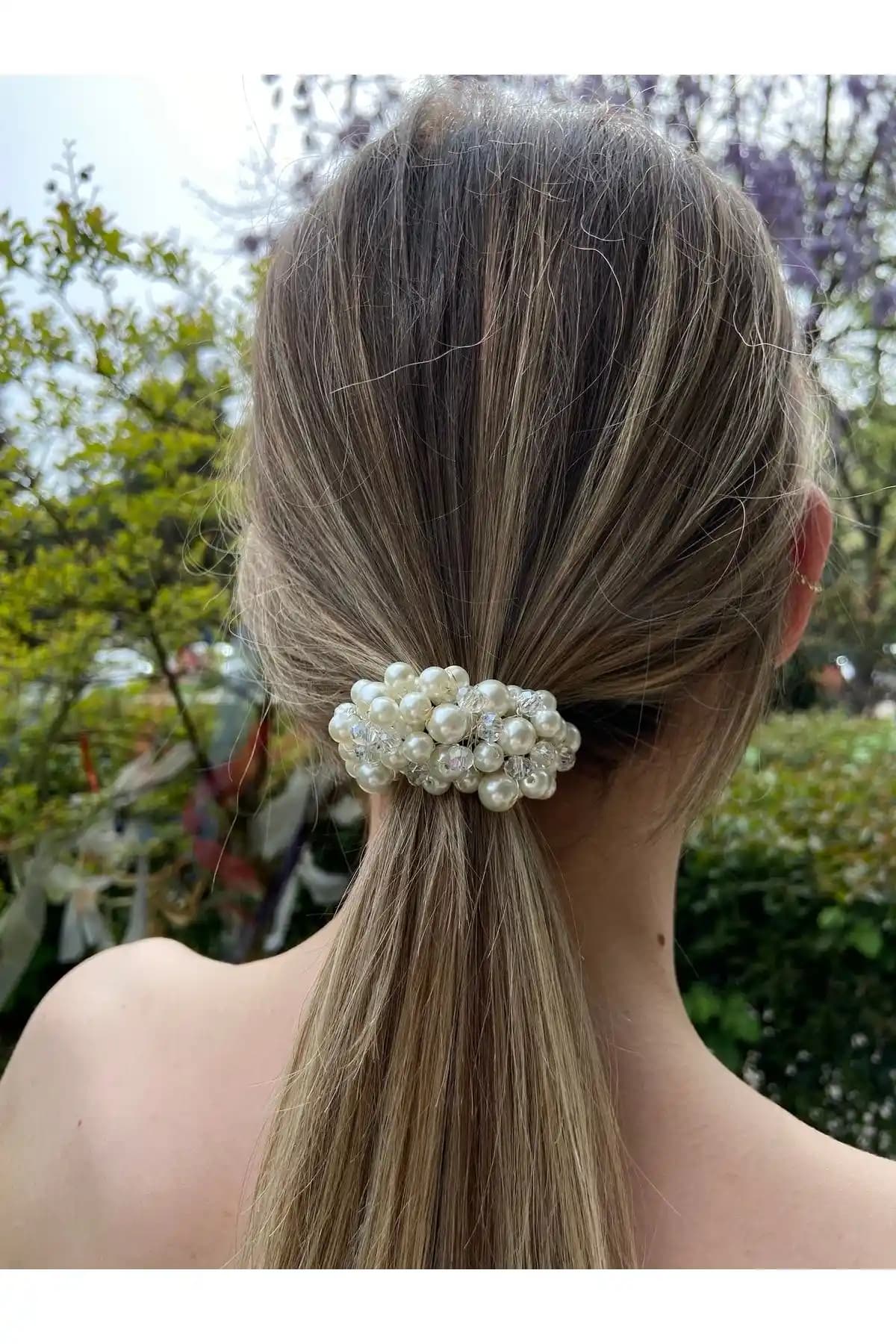 Pearly Handmade İnci-Kristal Lastik Toka: Zarif ve Dayanıklı Saç Aksesuarı
