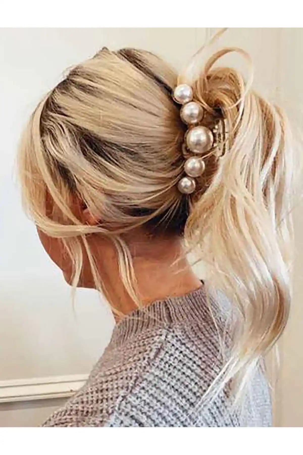 Pelin Aksesuar Büyük Incili Şeffaf Toka: Şık ve Kullanışlı Saç Aksesuarı Tanıtımı