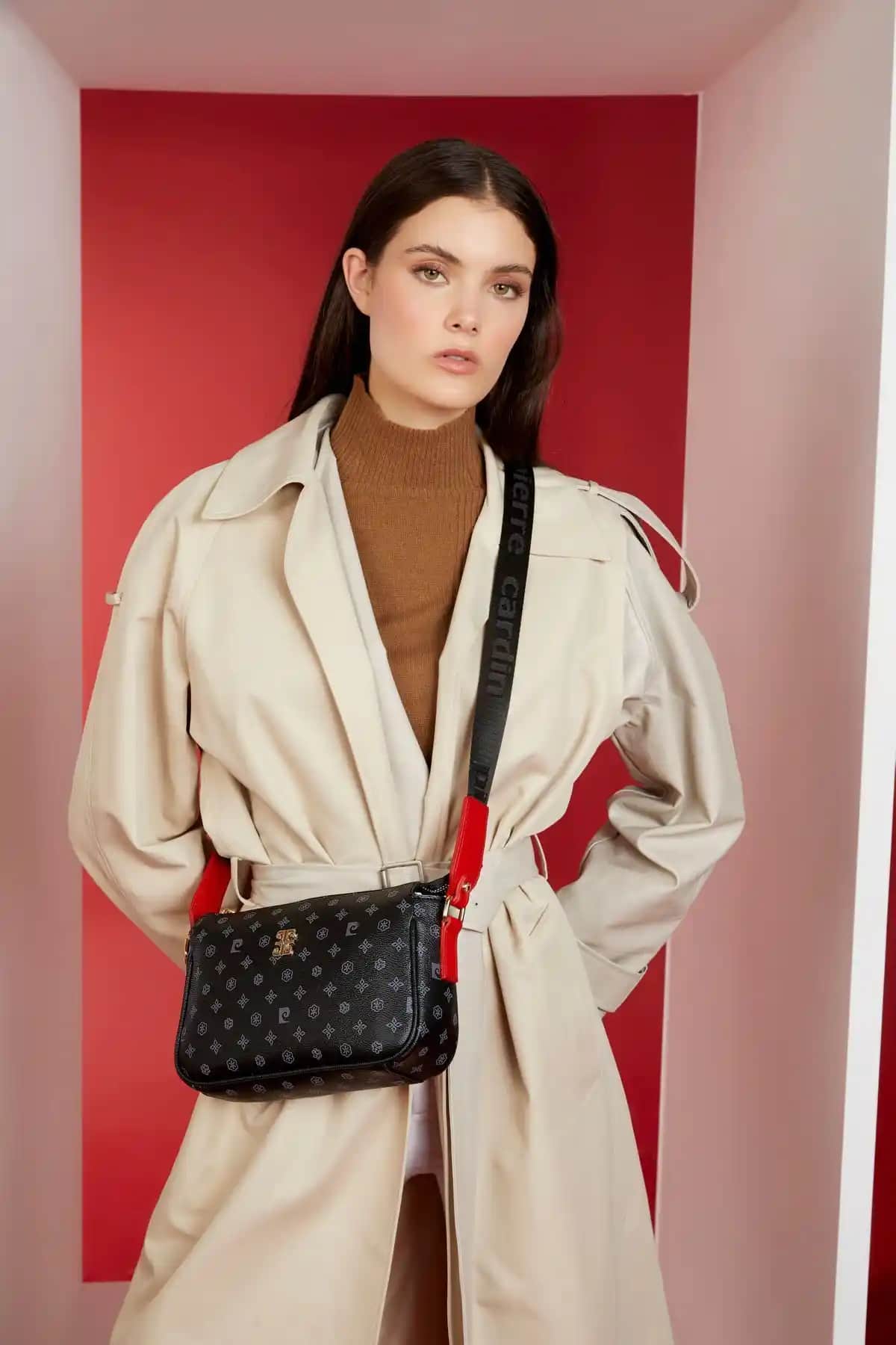 Pierre Cardin Siyah Monogram Kadın Omuz Çantası Günlük Şıklık ve Fonksiyonellik İçin Uygun