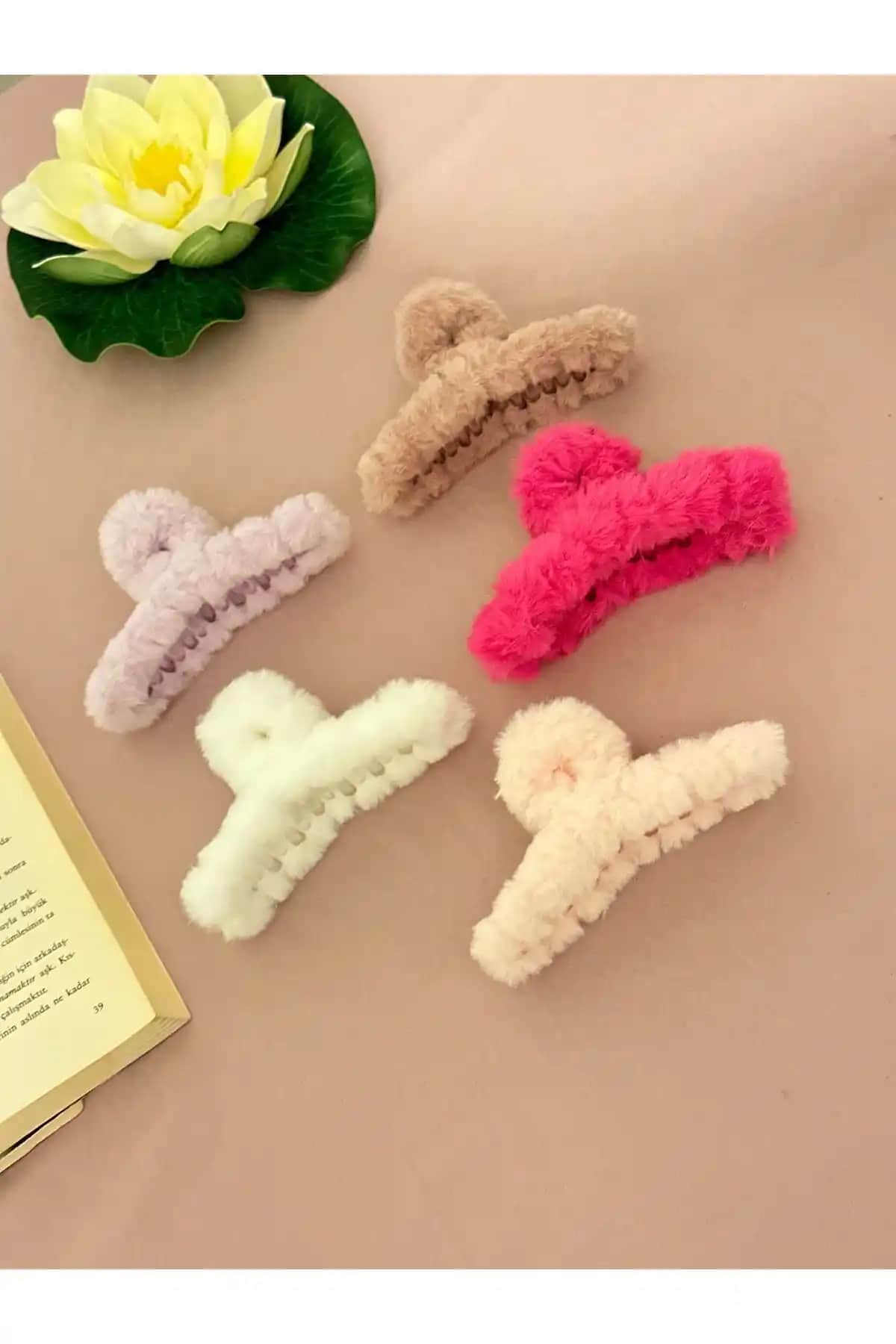 PREGIO Kadın XL Büyük Boy Peluş Tüylü Kışlık Mandal Toka Şık ve Dayanıklı Saç Aksesuarı