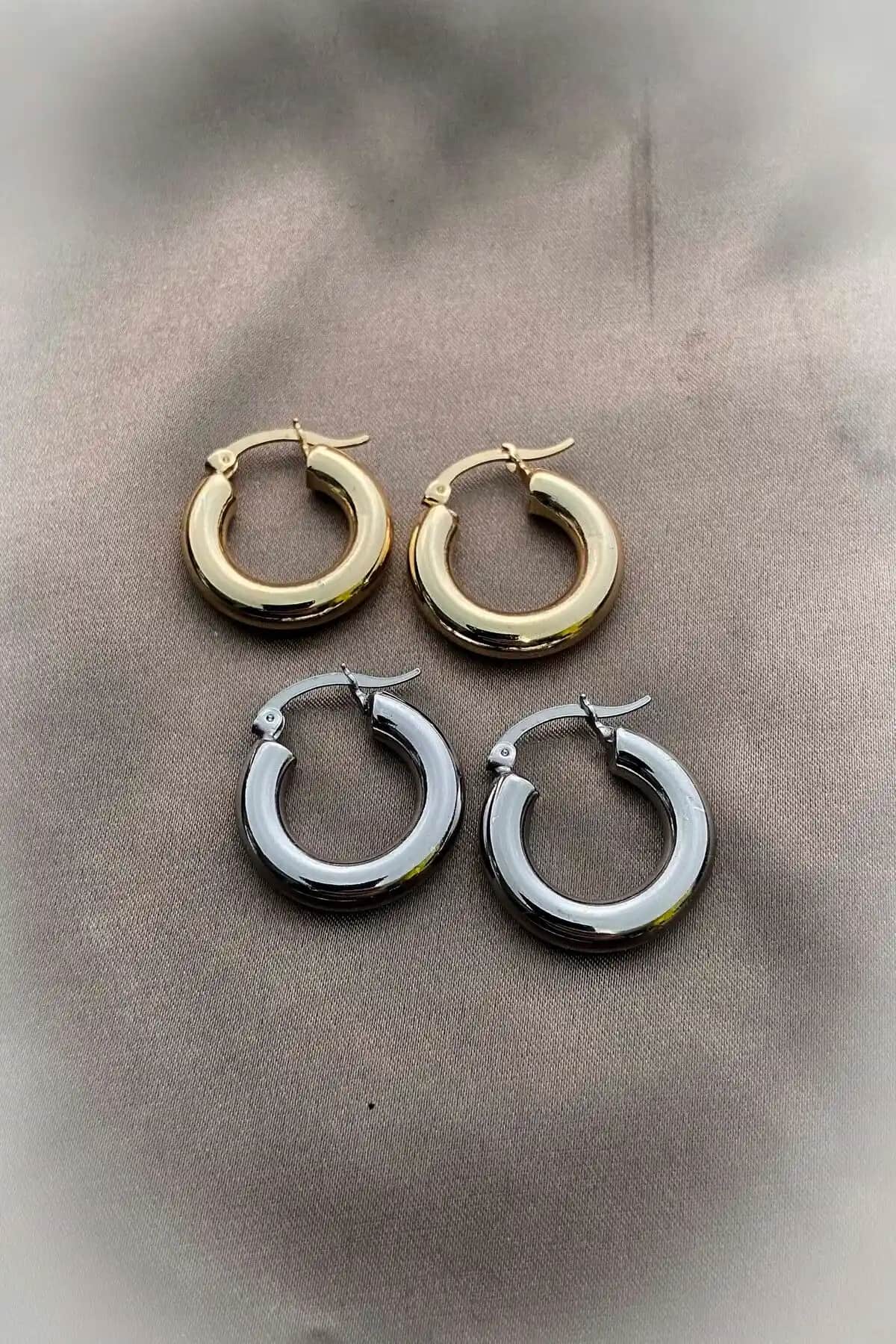 Roshel Çelik Kararmaz 2 Çift Premium Bombeli Halka Oval Küpe Altın Renkli Modern Tasarım