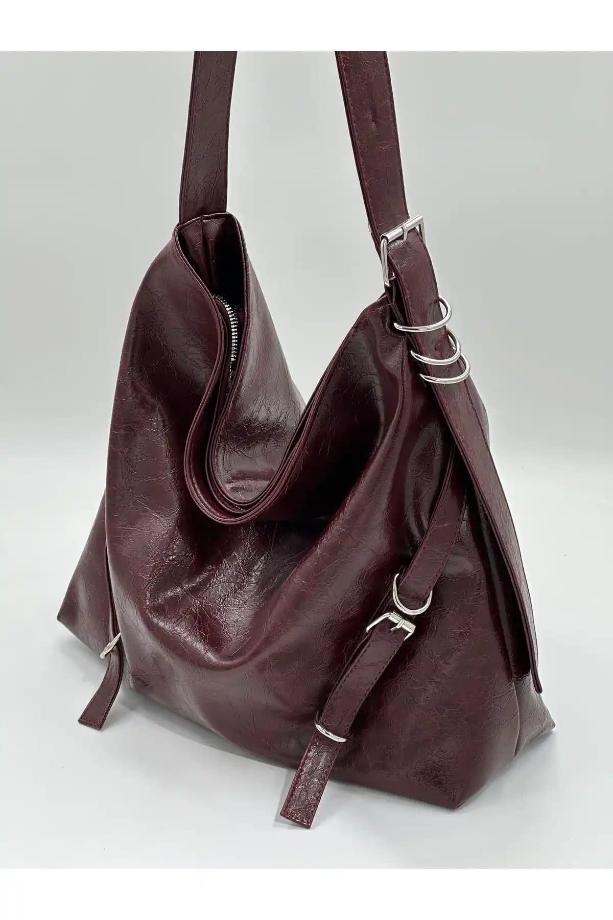 Rosmod Bordo Unisex Omuz Çantası: Şık ve Dayanıklı Günlük Aksesuar