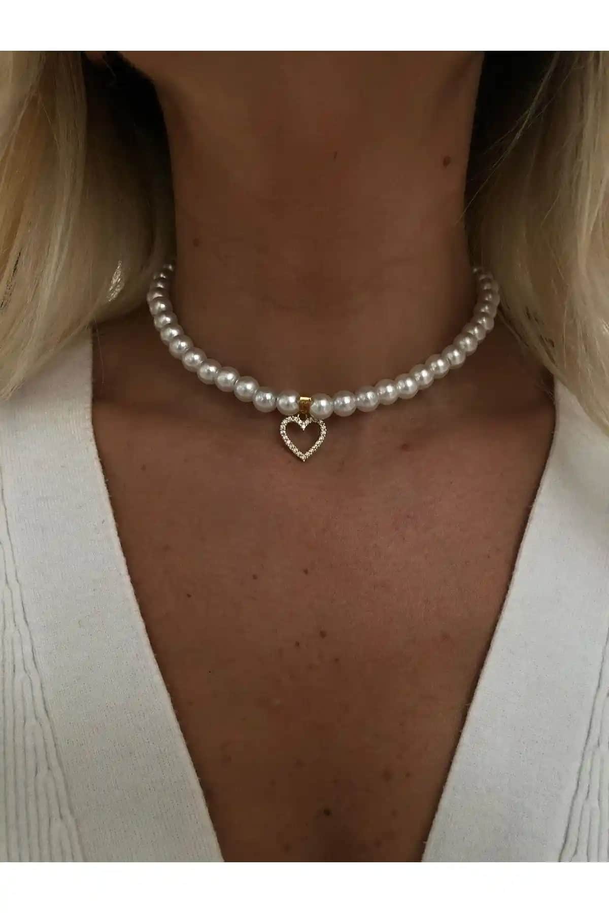 Rossetto Shoes Zirkon Taşlı Minik Kalp Detaylı İnci Tasma Choker Kolye İnce ve Şık Tasarım