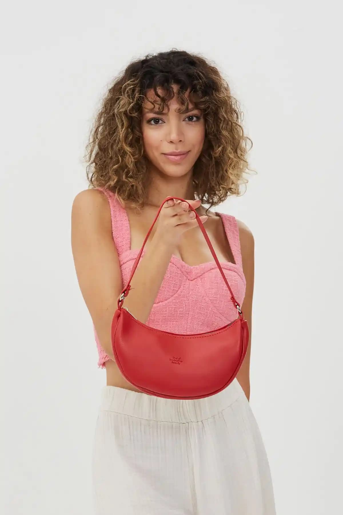 Şaka Kırmızı Shk26 Tek Bölmeli Suni Deri El ve Omuz Çantası: Şıklık ve Kullanışlılığın Buluşması