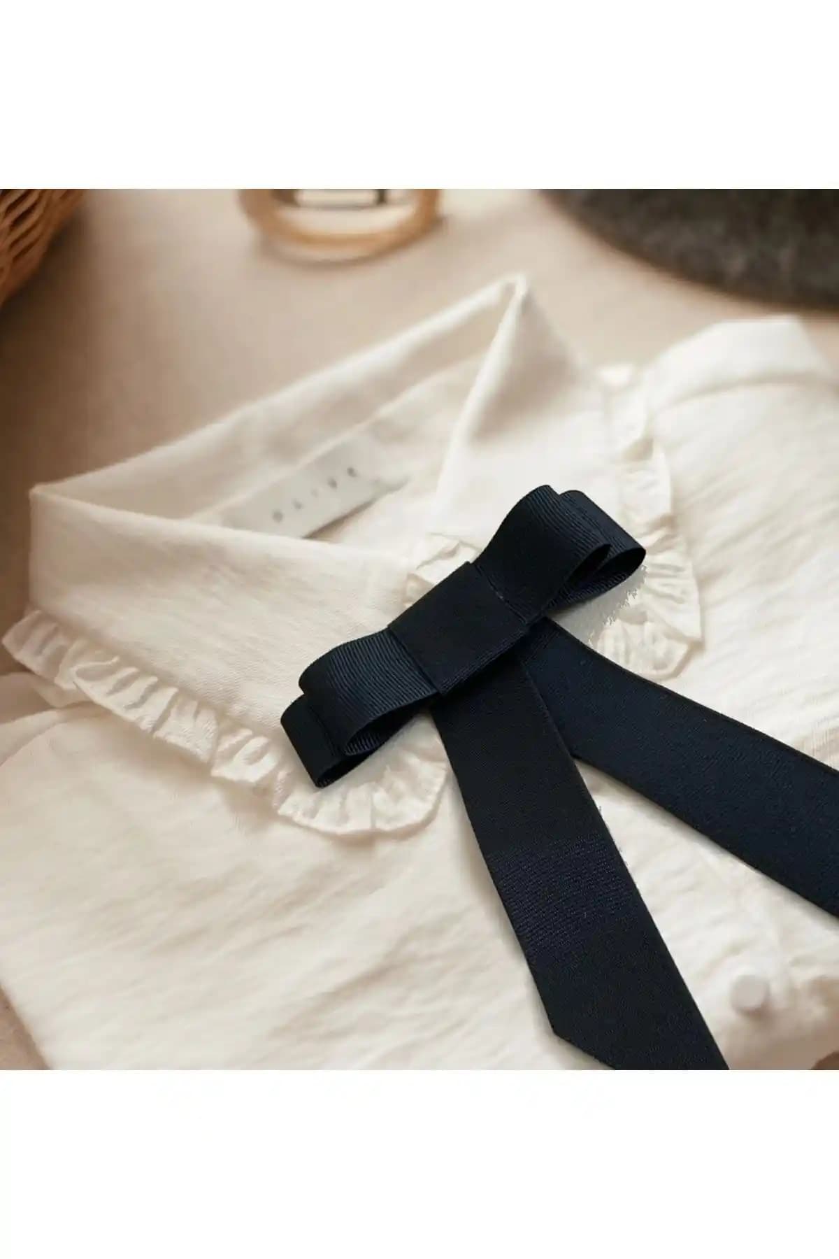 Semartdesing Siyah Kurdele Broş Yaka İğnesi Şıklık ve Pratiklik Sunan Zarif Aksesuar