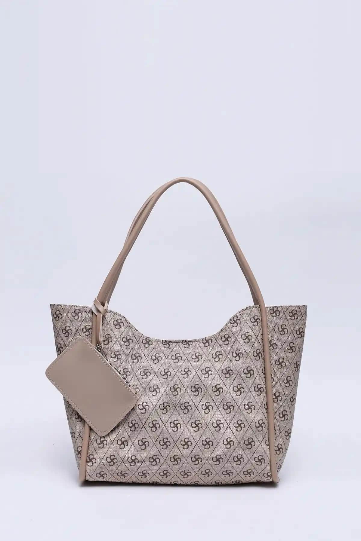 Shaka Monogram Baskılı Vizon Çanta Günlük ve Şık Kullanım İçin Uygun Model
