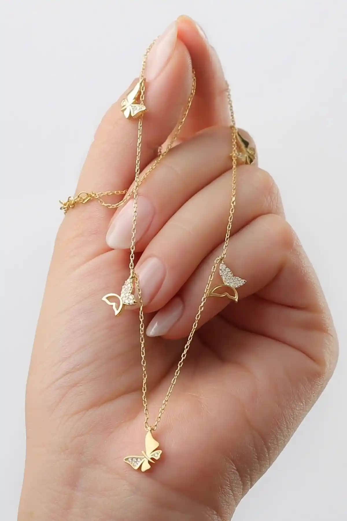 SILVANO 925 Ayar Gümüş Gold Kelebek Şans Kolye: Zarif ve Şık Tasarım, Günlük ve Özel Günler İçin Uygun