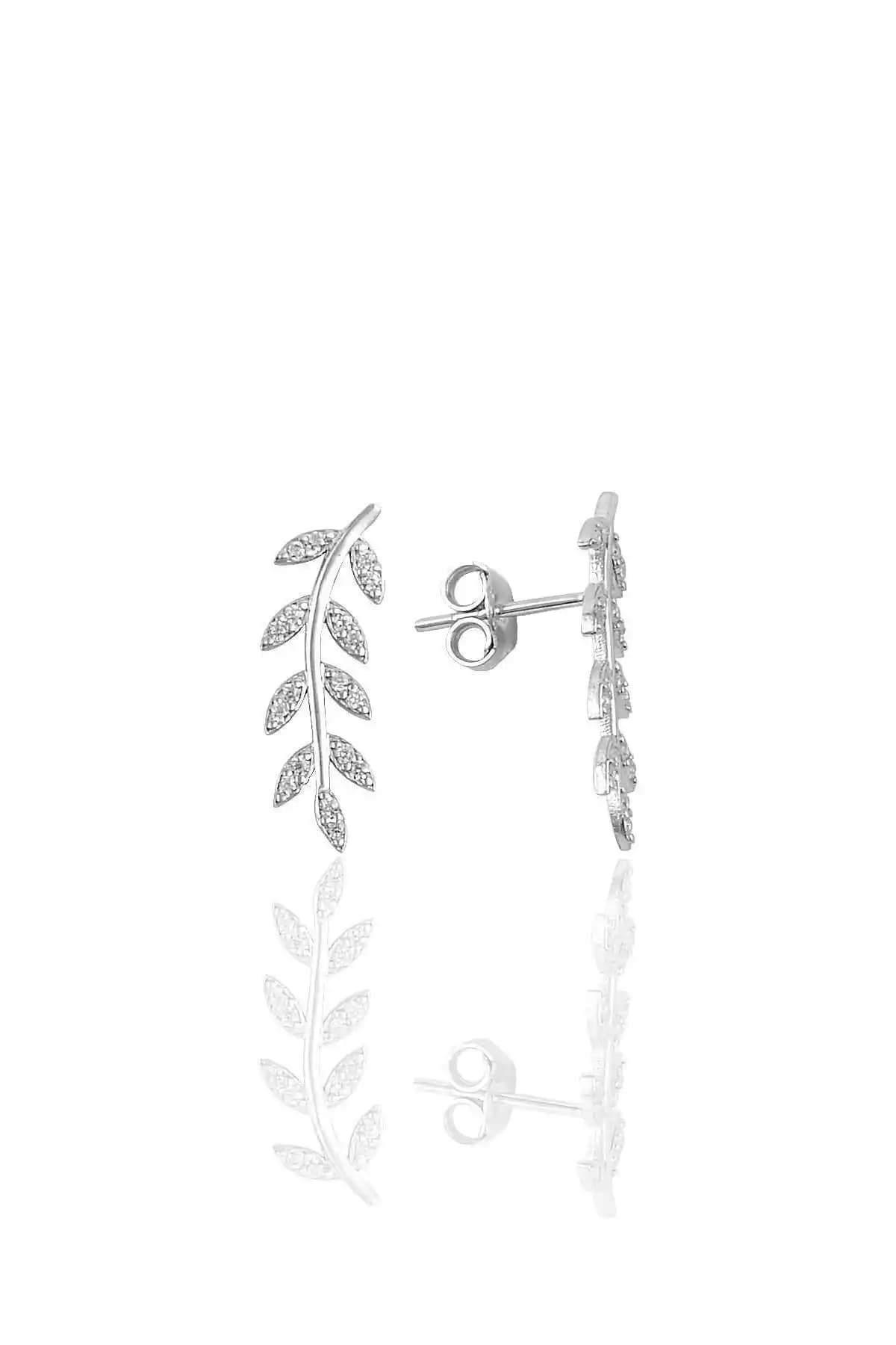 Söğütlü Silver Gümüş Zirkon Yaprak Modeli Küpe: Zarif ve Modern Takı Tasarımı