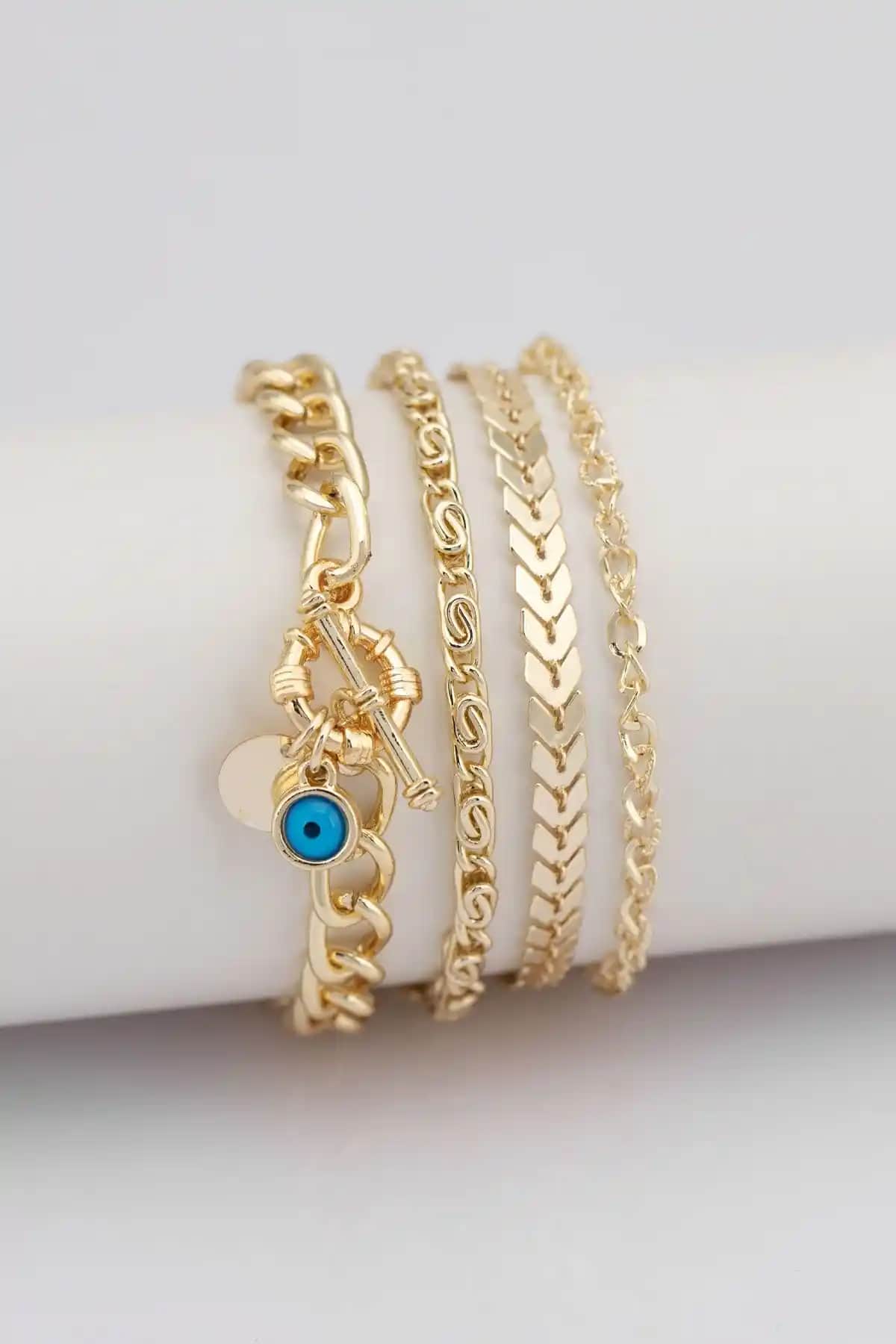 Sortie Aksesuar Nazar Boncuğu Figürlü 4'lü Kombin Bileklik Seti: Zarif ve Koruyucu Takı