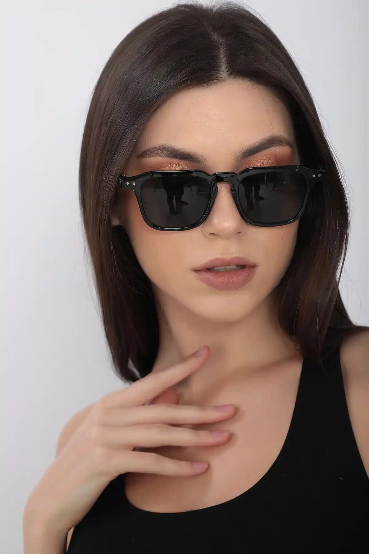 STAOOM Yeni Sezon Unisex Güneş Gözlüğü: Modern Tasarım ve Yüksek Koruma Özellikleri