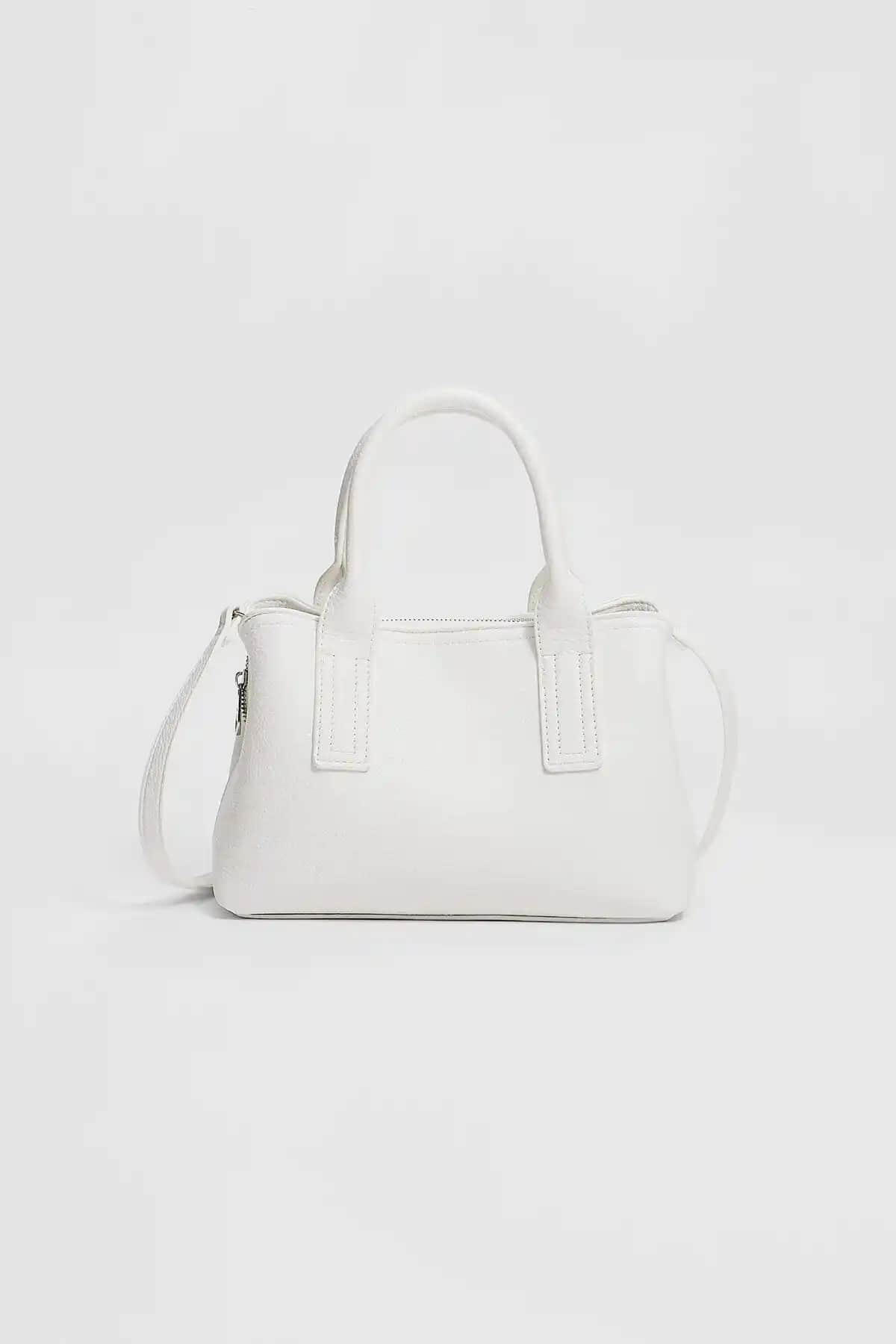 Stradivarius Sert Tote Çanta Günlük Kullanım İçin Şık ve Dayanıklı Tasarım