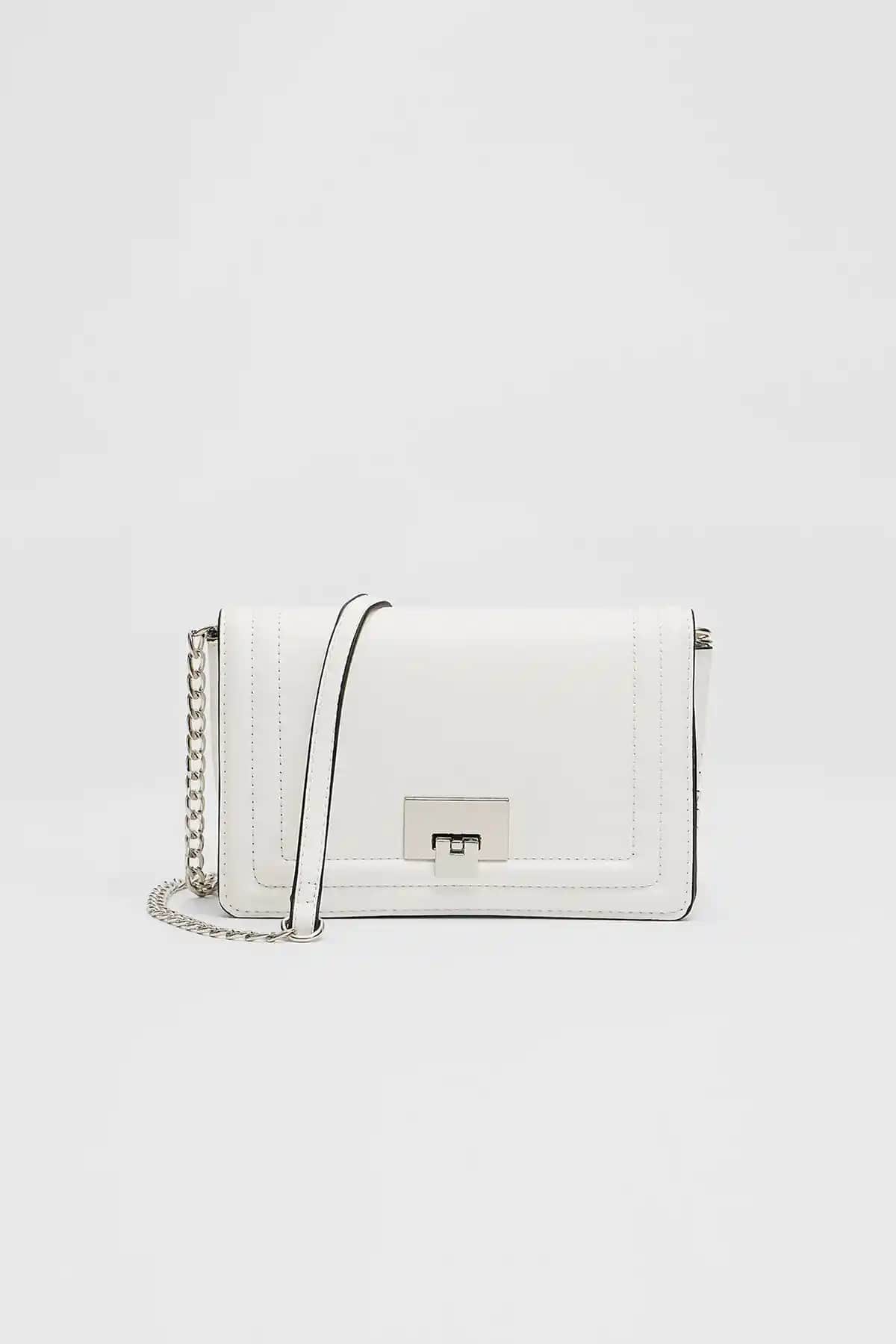 Stradivarius STD Kapamalı Çapraz Askılı Çanta Günlük Kullanım İçin Şık ve Dayanıklı