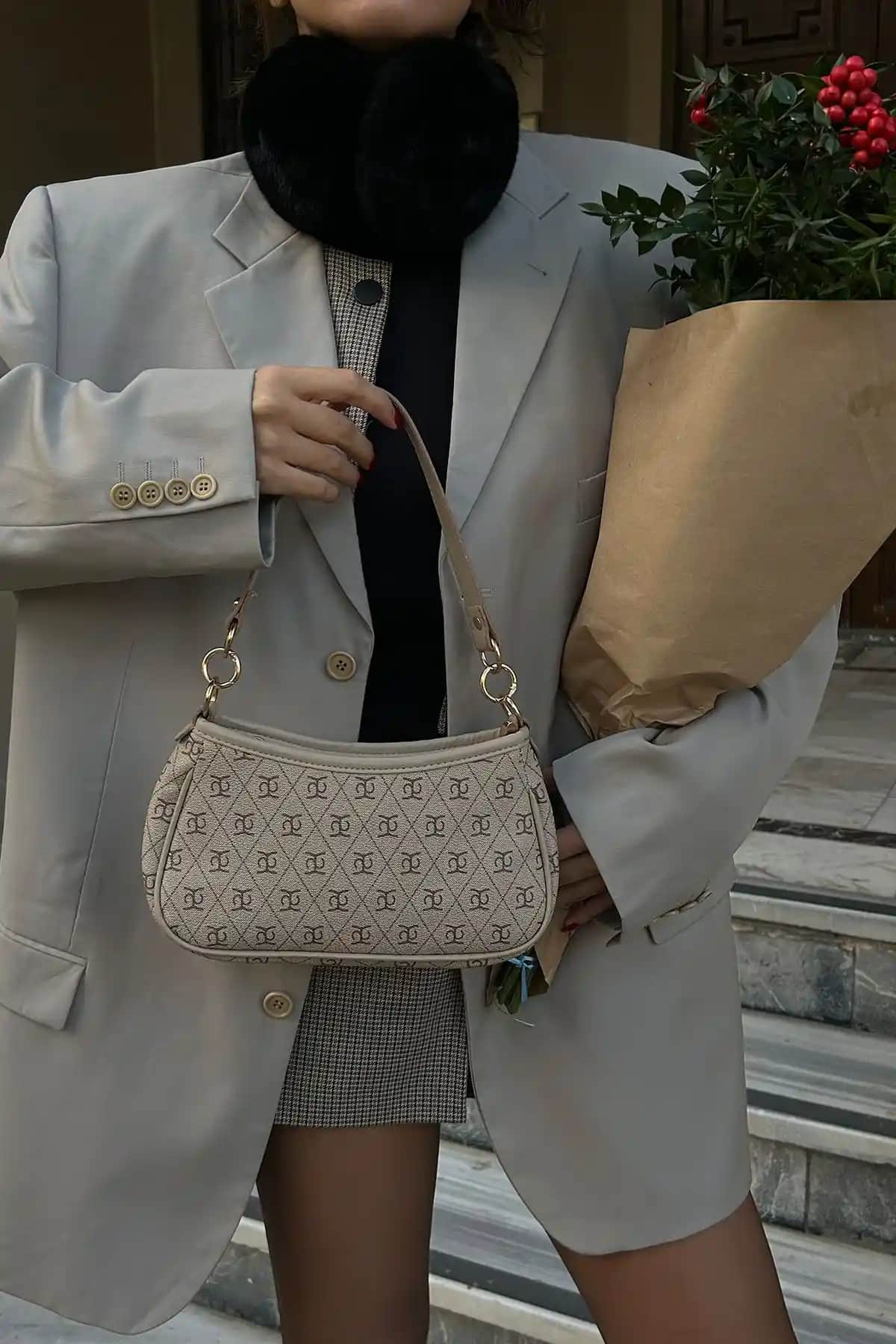 Şule Bags Farme Monogram Bej Çanta Günlük Kullanım İçin Şık ve Dayanıklı Tasarım