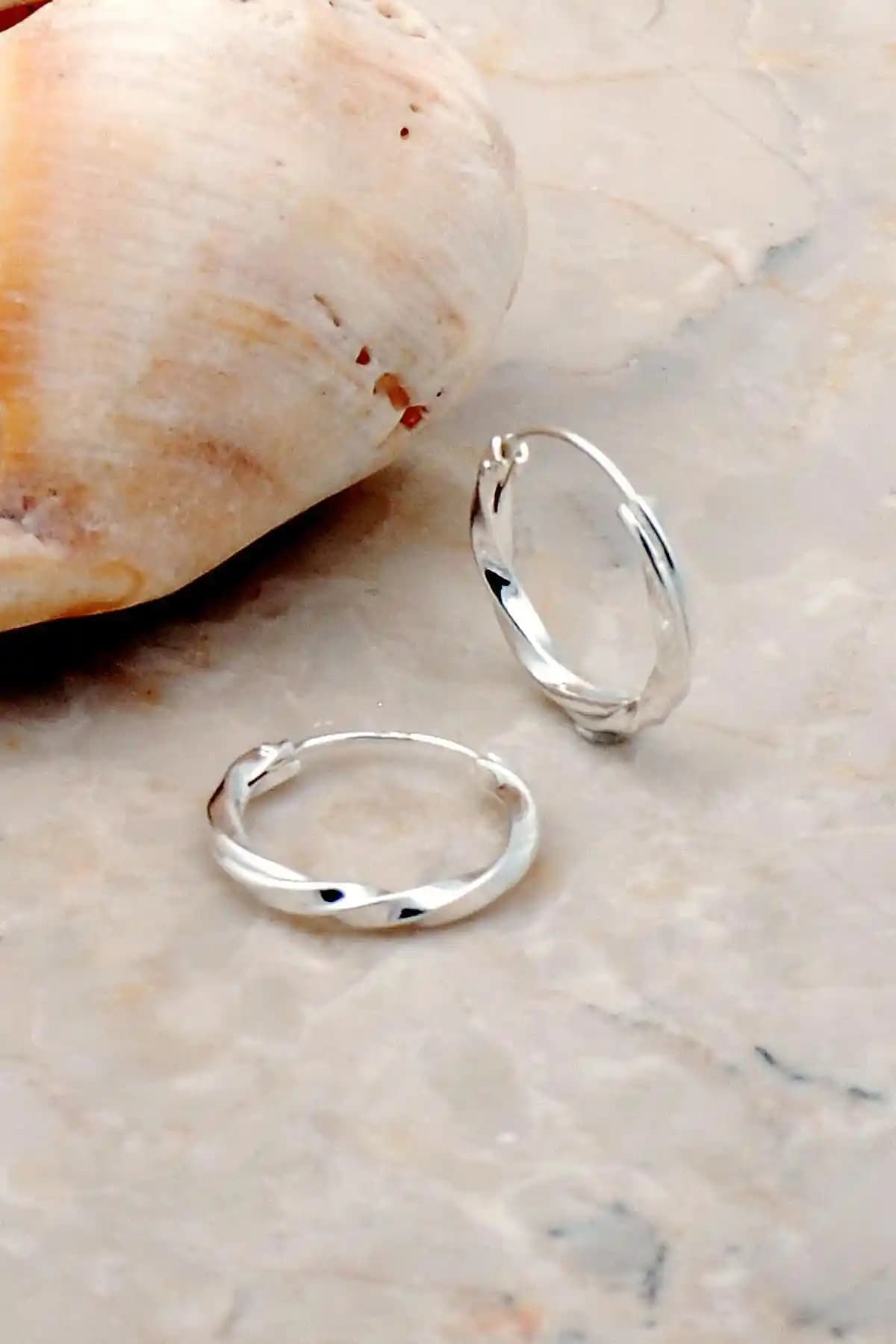 Sümer Telkari Rodyum Kaplı Gümüş Küpe 13 mm Zarif ve Dayanıklı Tasarım