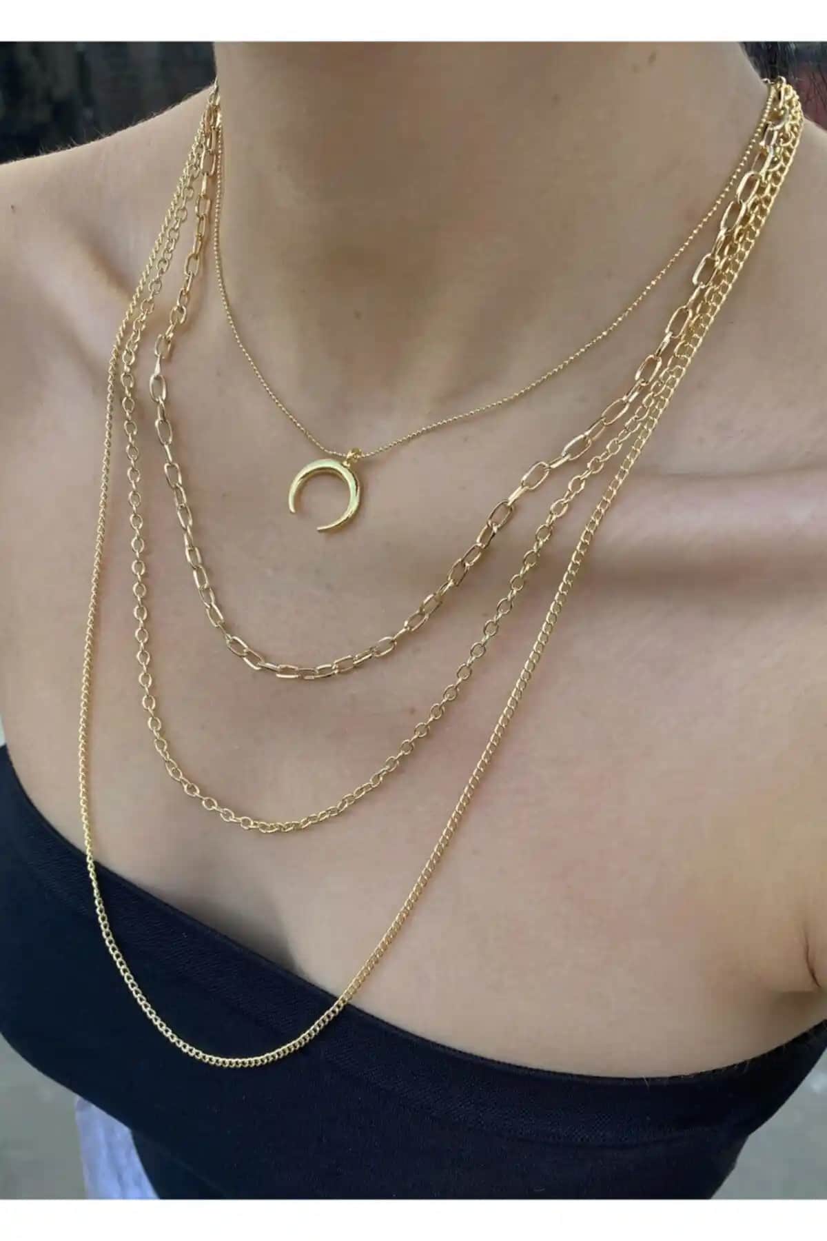 Takıtarzım 4 Lü Kombin Kolye: Çok Yönlü, Şık ve Dayanıklı Aksesuar Seçeneği