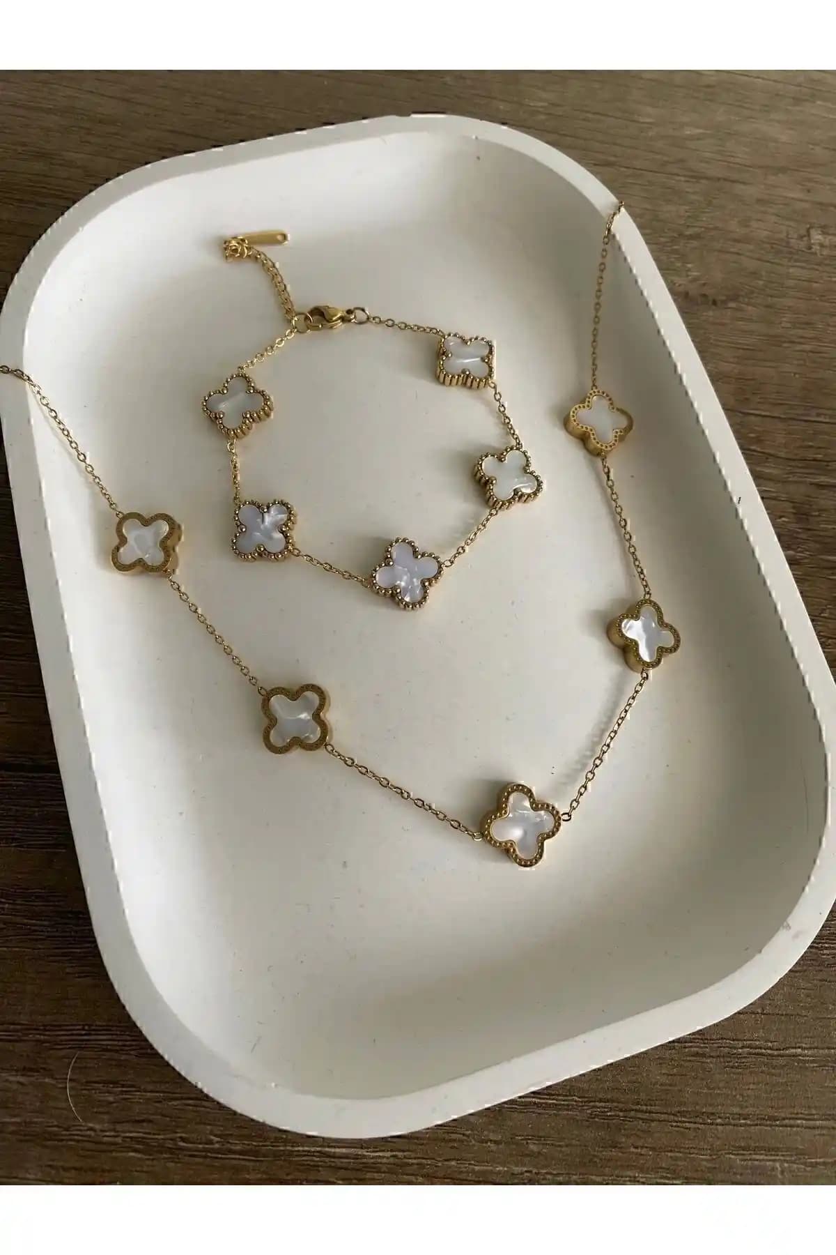 TAMELA Kolye Bileklik Seti: Modern ve Çok Yönlü Şık Takı Koleksiyonu