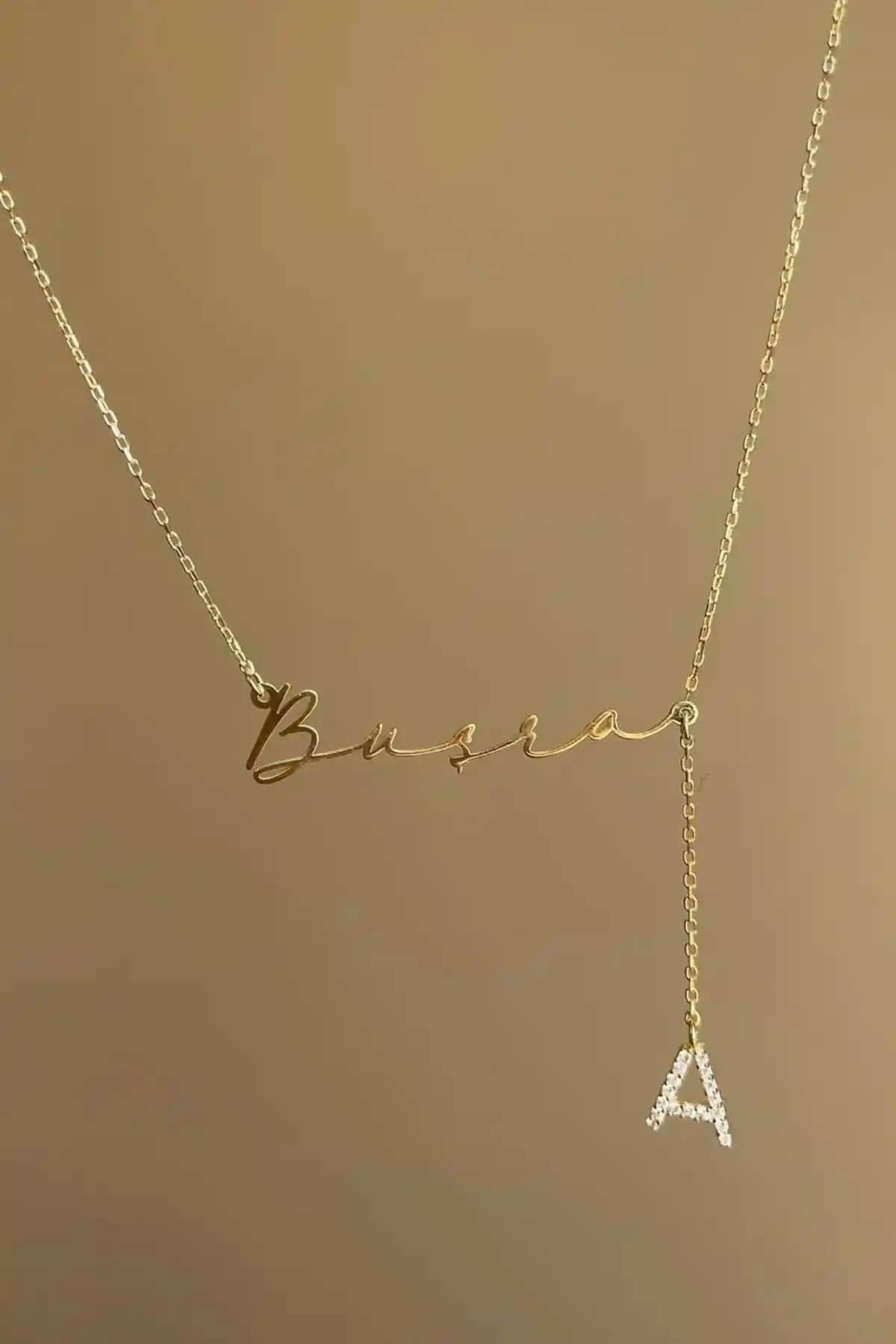 TAMSENINKALEMIN Taşlı Harf Charm'lı Kolye - Kişiye Özel ve Şık Takı Seçenekleri