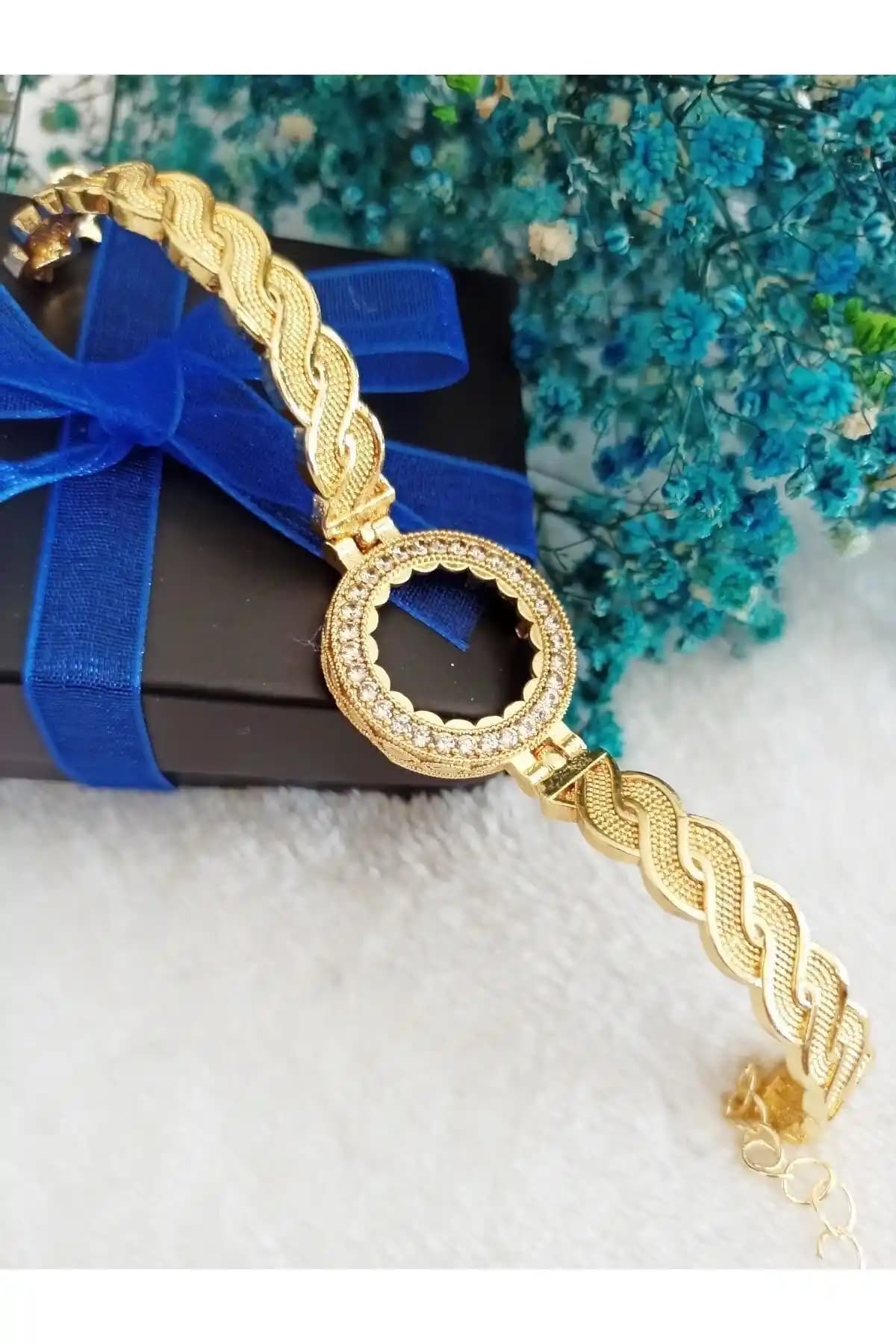 Tarz Takı Çeyrekli Bileklik: Şıklık ve Zarafetin Modern Aksesuarı