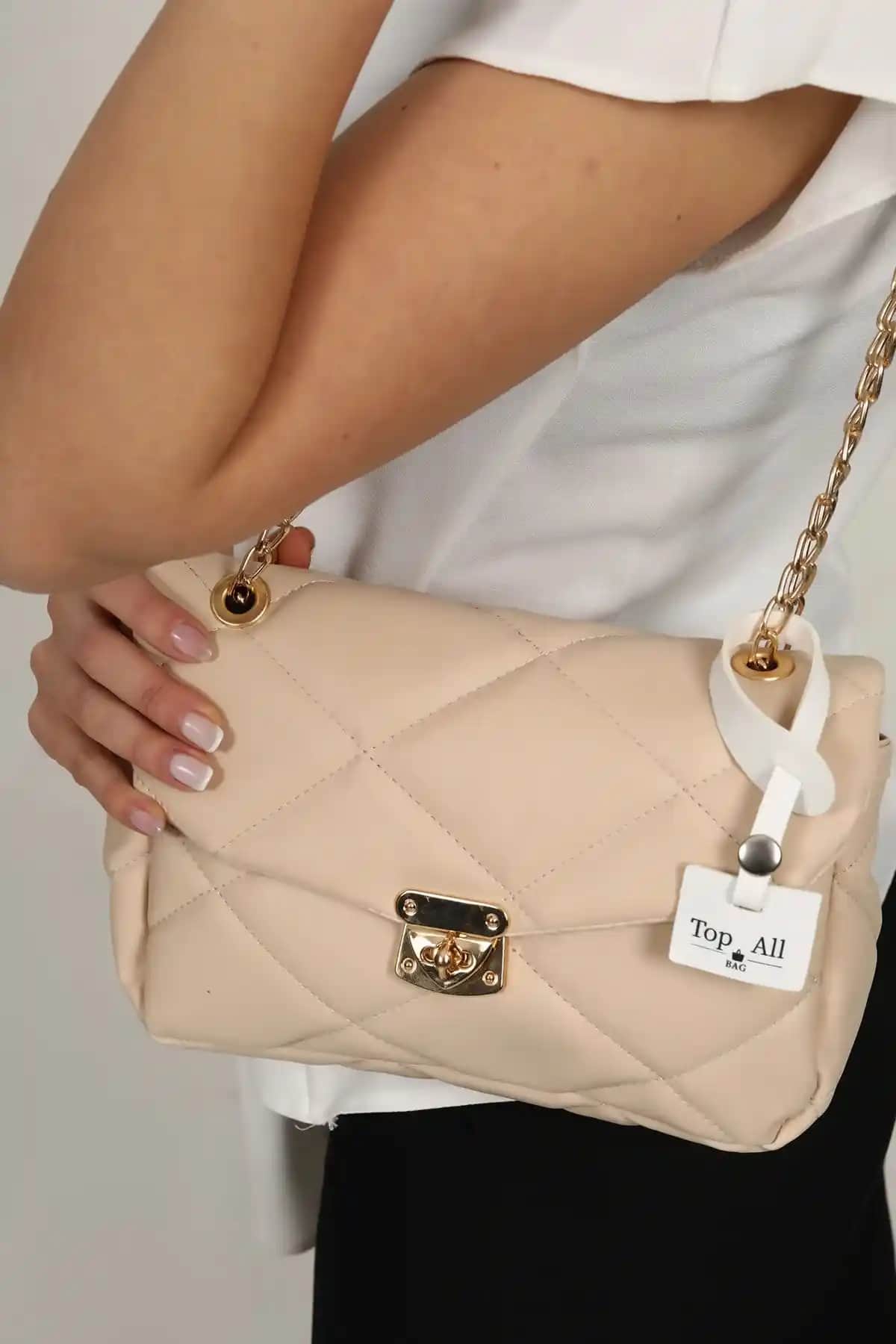 Top All BAG Kadın Kapitone Çanta Modern ve Dayanıklı Tasarımıyla Günlük Şıklık İçin İdeal