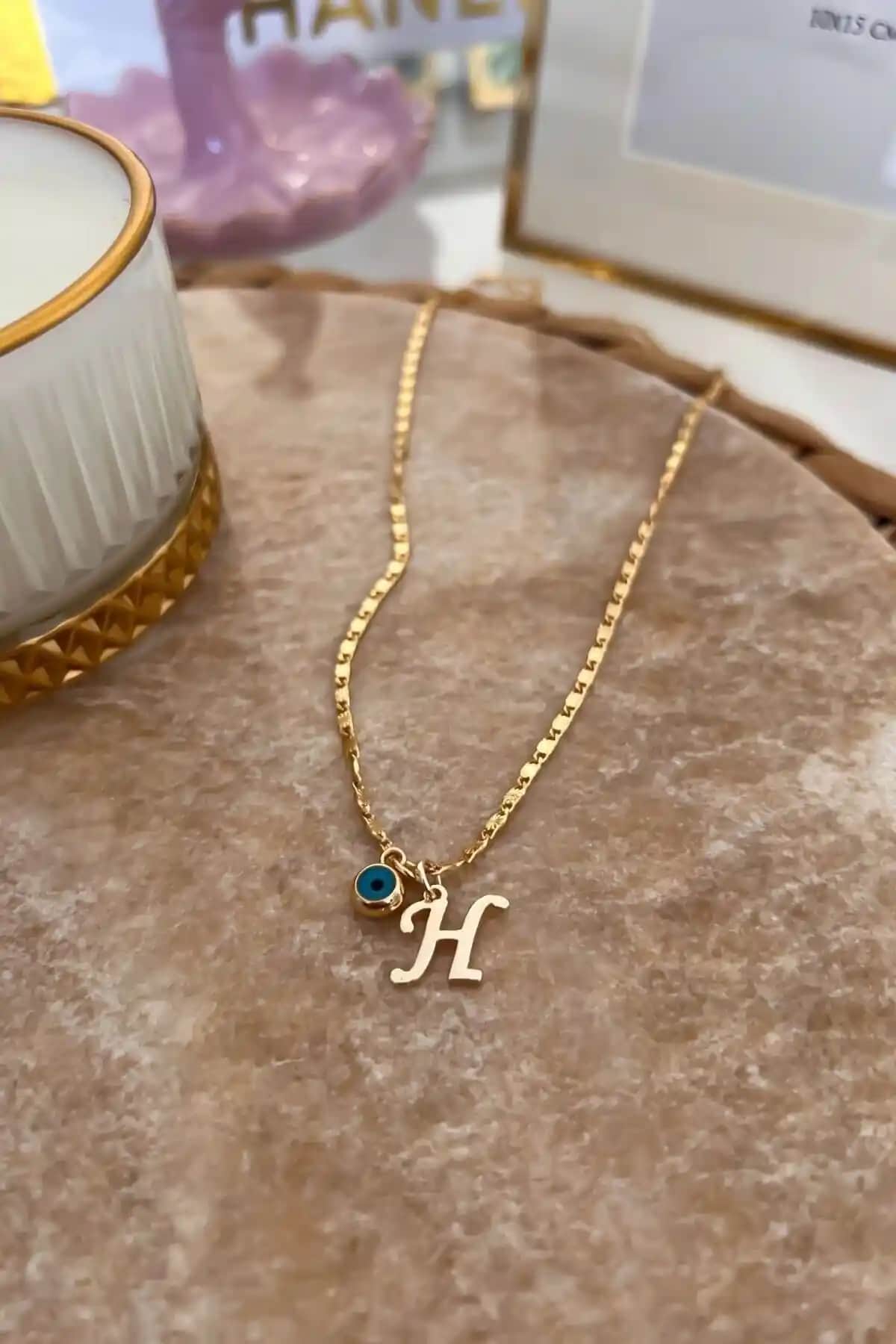 Trendy Butik Altın Kaplama Kişiye Özel Nazar ve H Harfi Uçlu Kolye Özellikleri ve Kullanım İpuçları