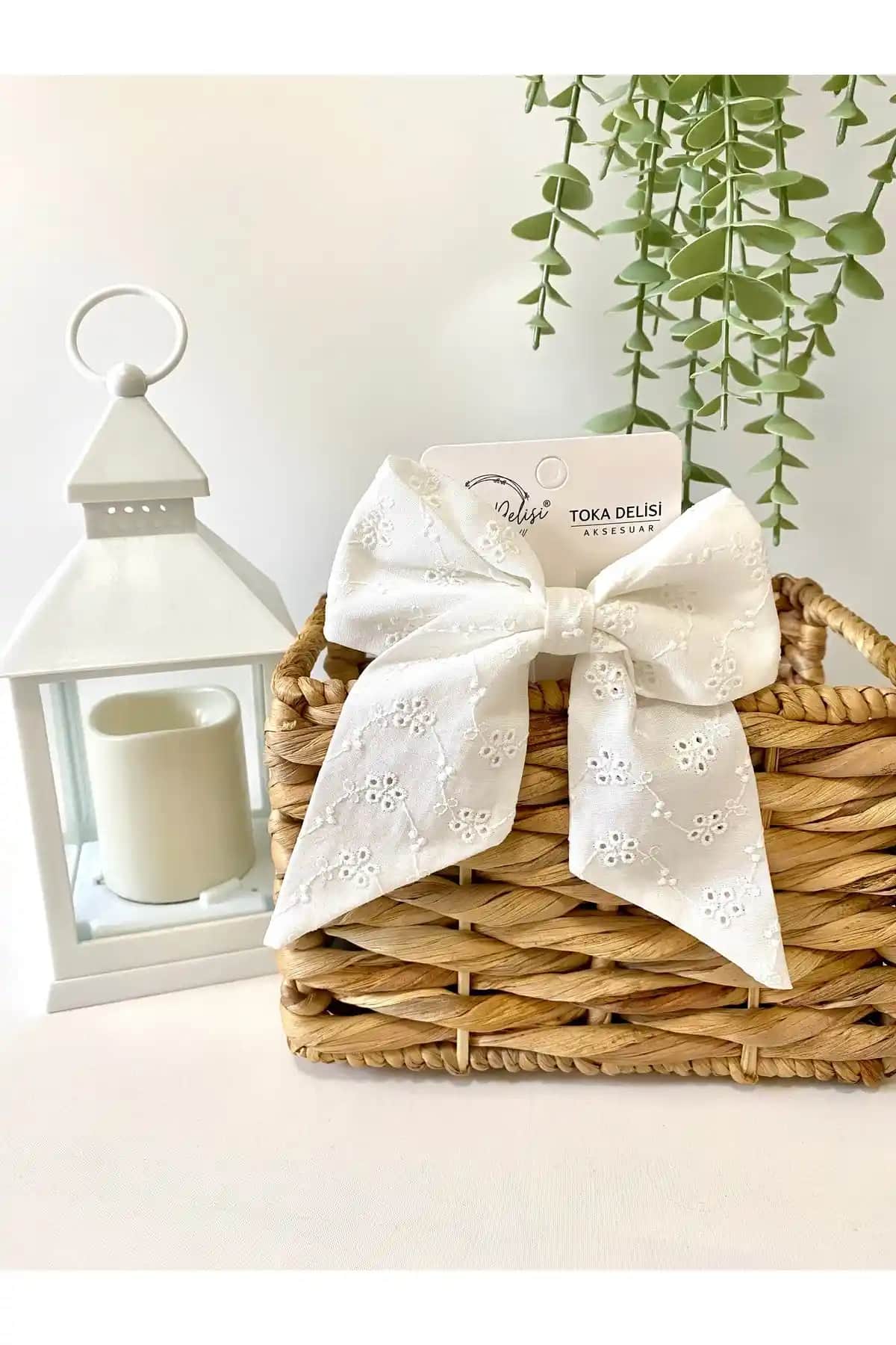 UniqueHandMade El Yapımı Beyaz Fiyonk Saç Tokası Zarif ve Çok Yönlü Aksesuar