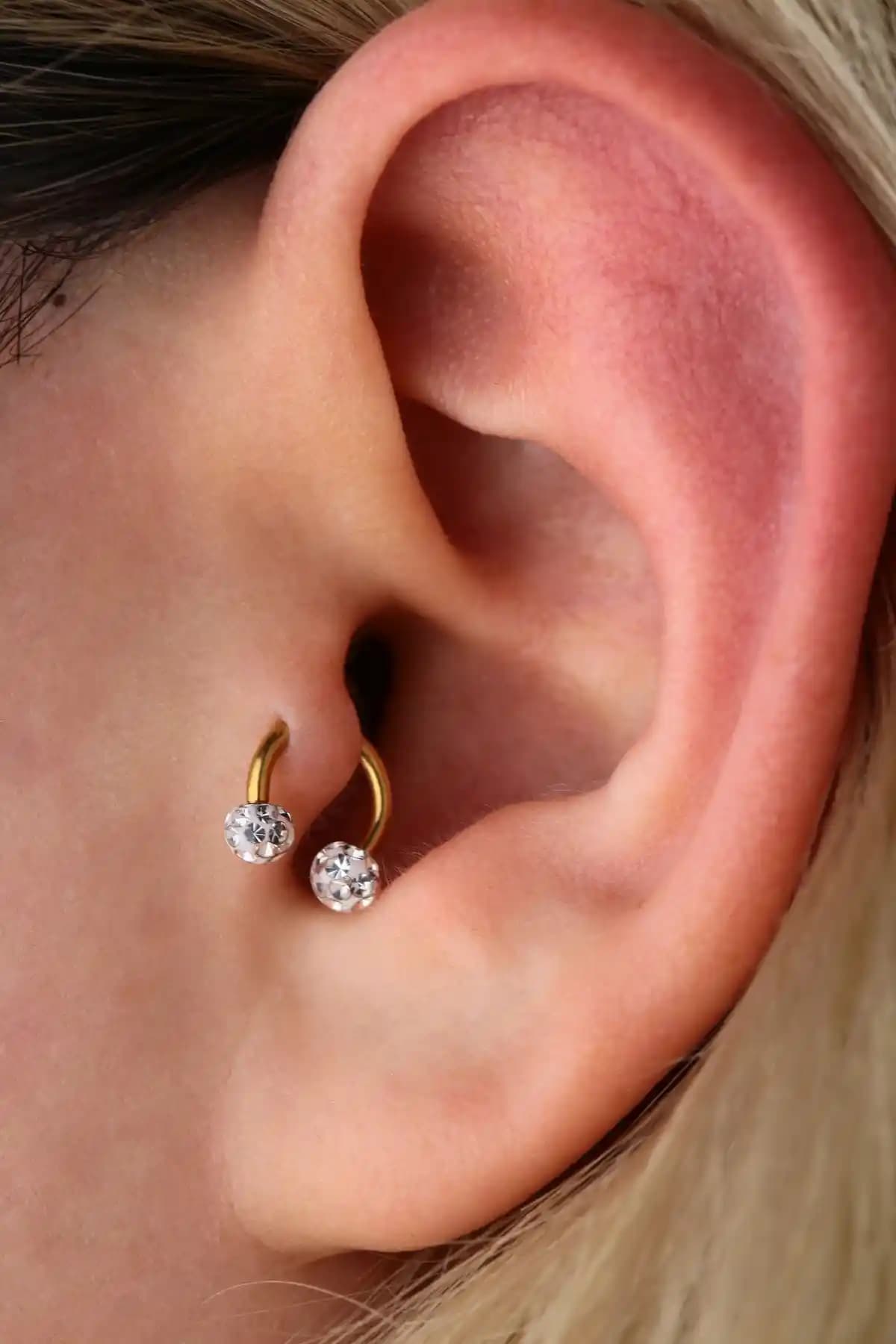 Vilma Aksesuar Cerrahi Çelik Piercing: Dayanıklı ve Estetik Helix ve Tragusa Uygun