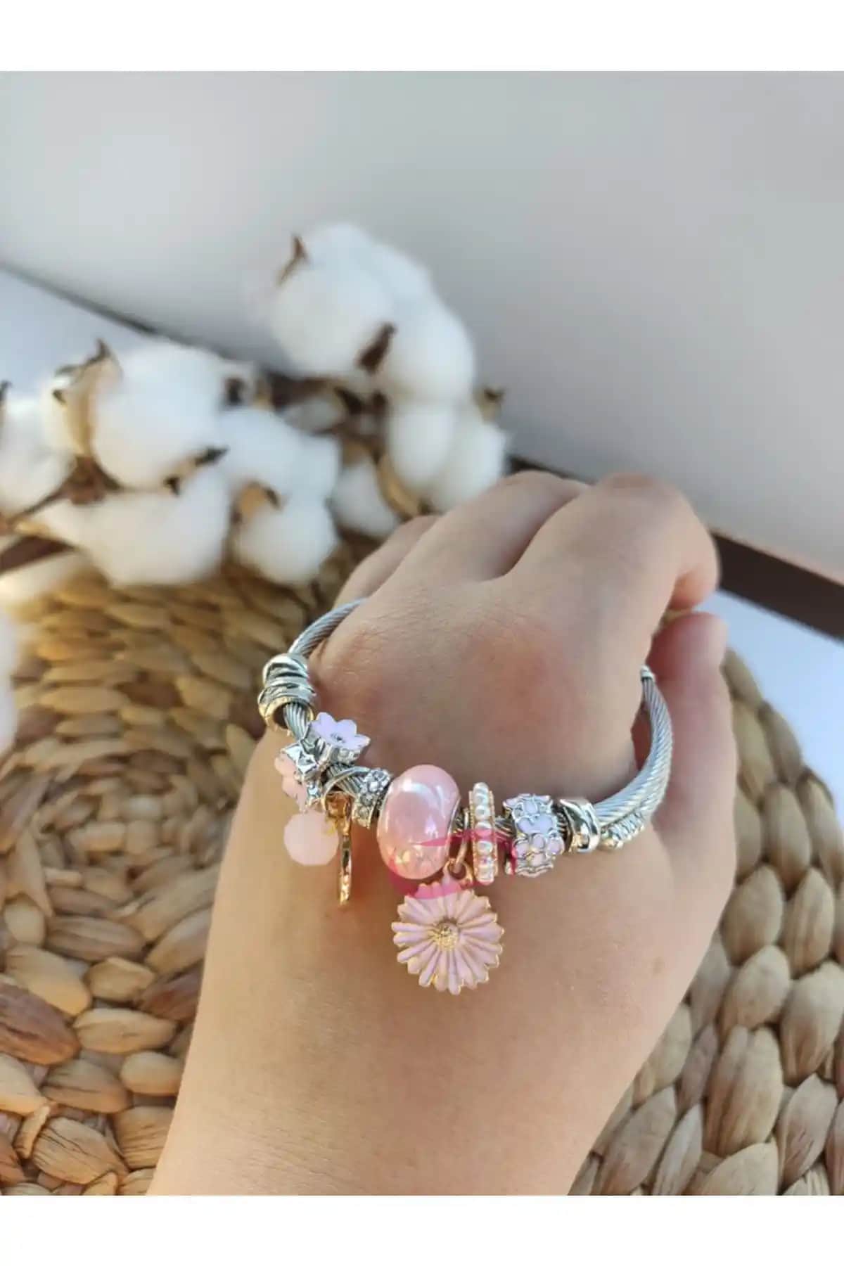 WISHOFNEW Çelik Charm Bileklik: Modern ve Dayanıklı Tasarım ile Şıklık Sunar