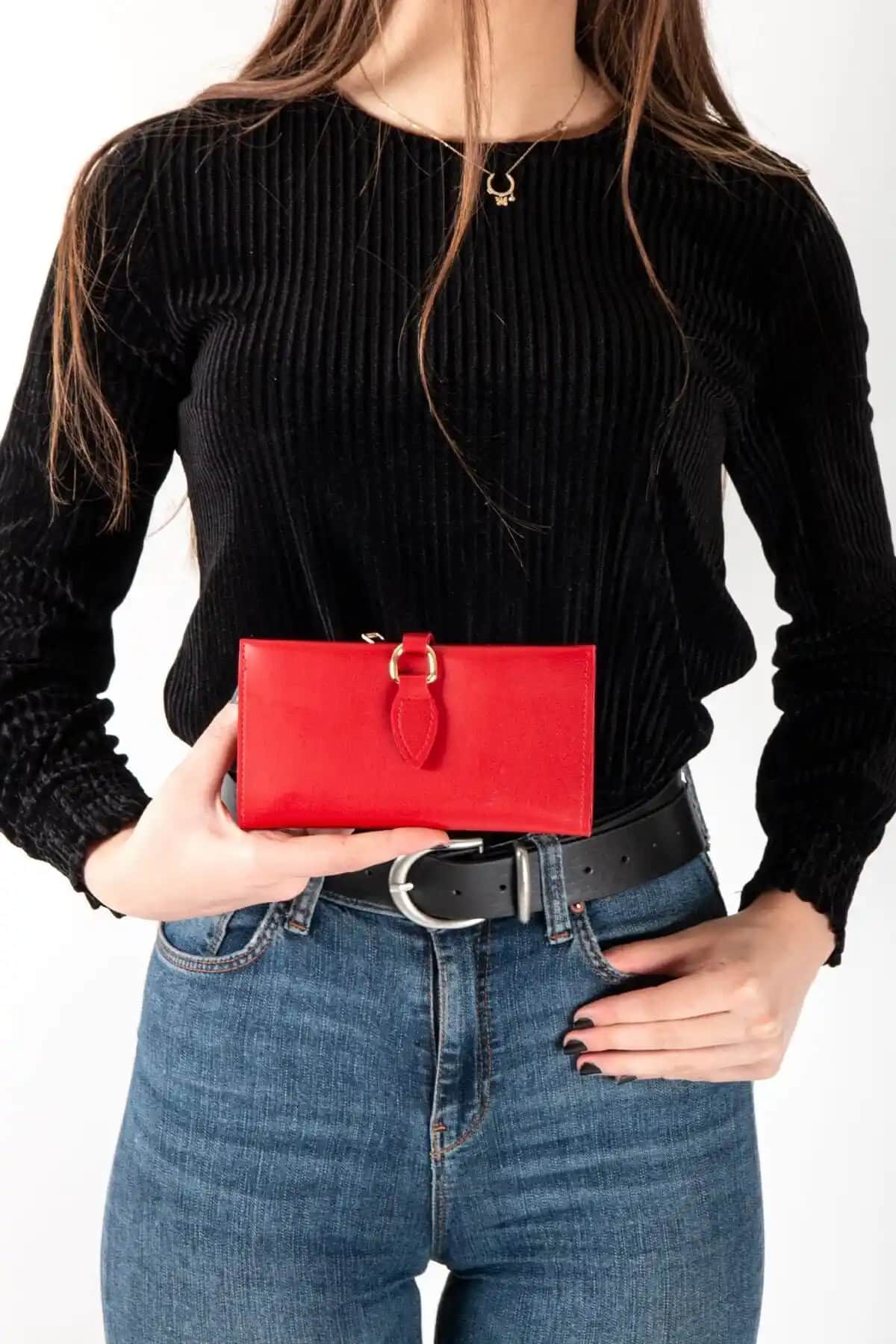 Womancraft Yükşak Derili Çok Bölmeli Kırmızı Kadın Cüzdanı Şık ve Kullanışlı Tasarım