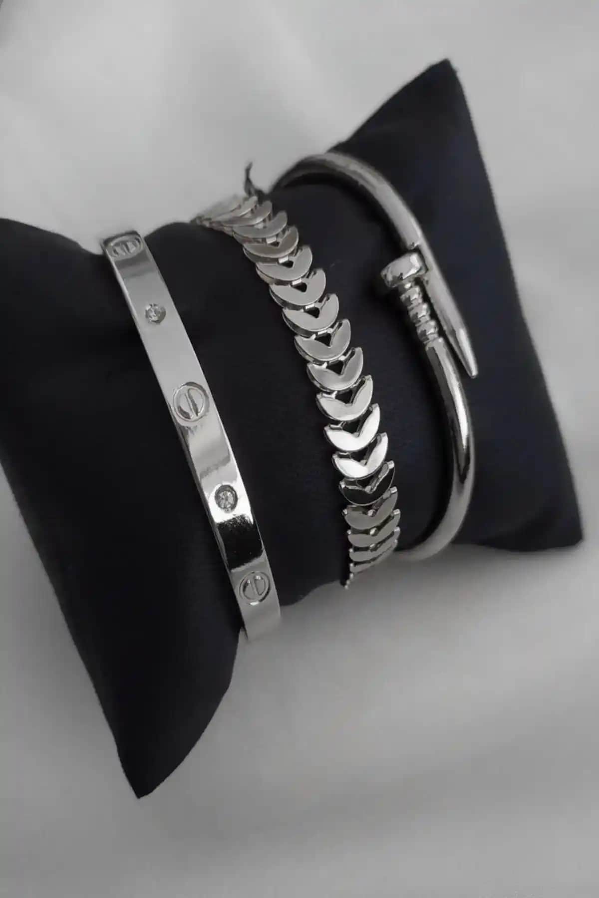 X-Lady Accessories Kadın Kaplama Taşlı Kelepçe Modern ve Dayanıklı Takı Koleksiyonu