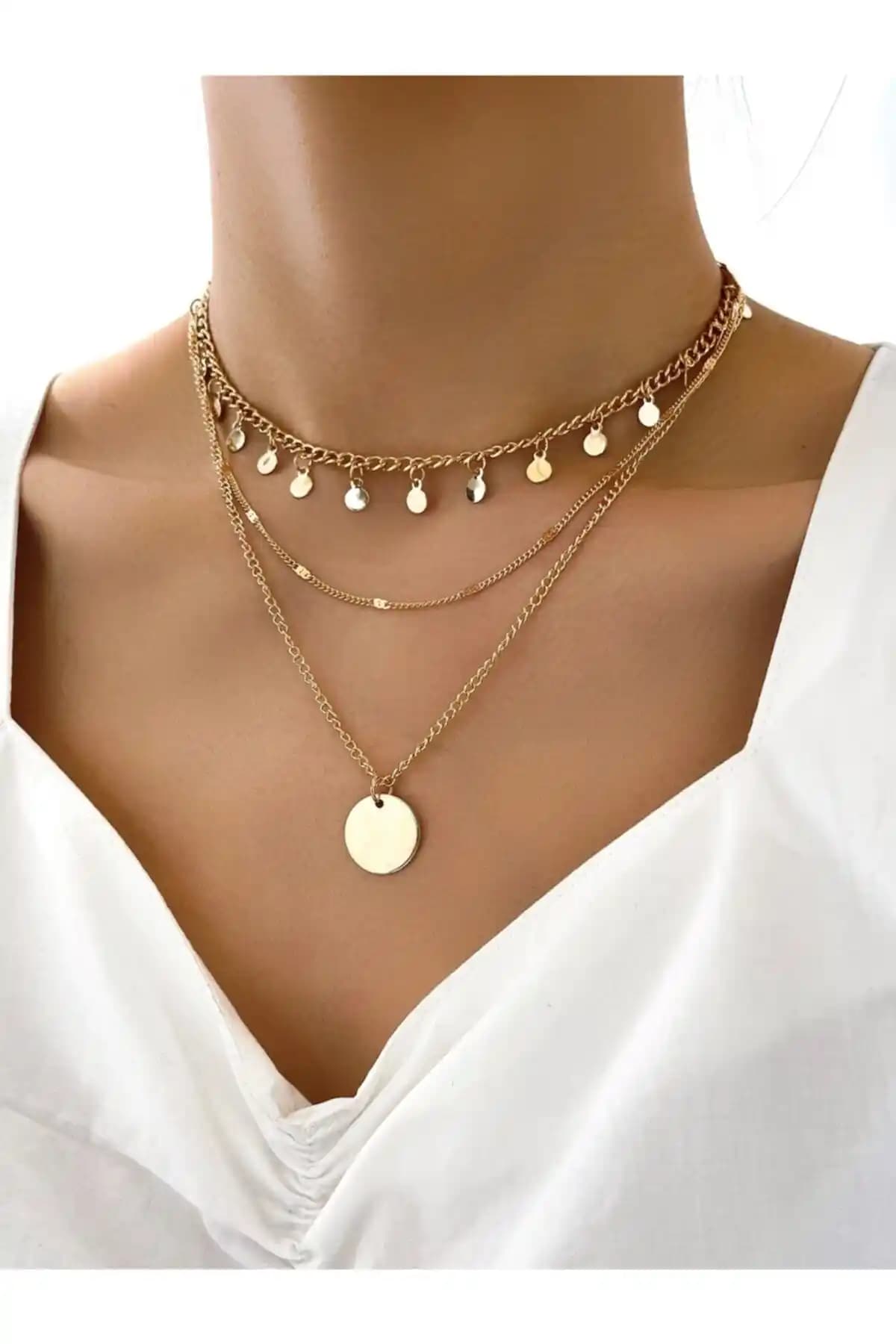 X-Lady Accessories Yuvarlak Detaylı Pullu Çok Katmanlı Altın Renk Kolye Şık ve Modern Tasarım