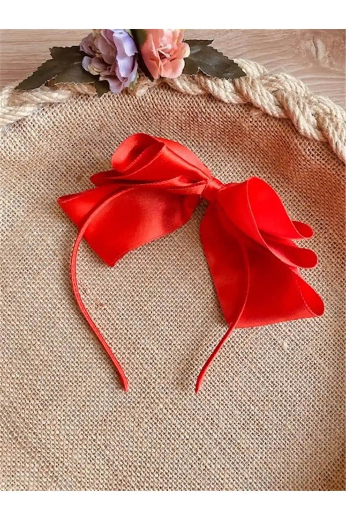 Yeşim Aksesuar Büyük Fiyonklu Lohusa Taç ile Şıklık ve Konforu Bir Arada Yaşayın