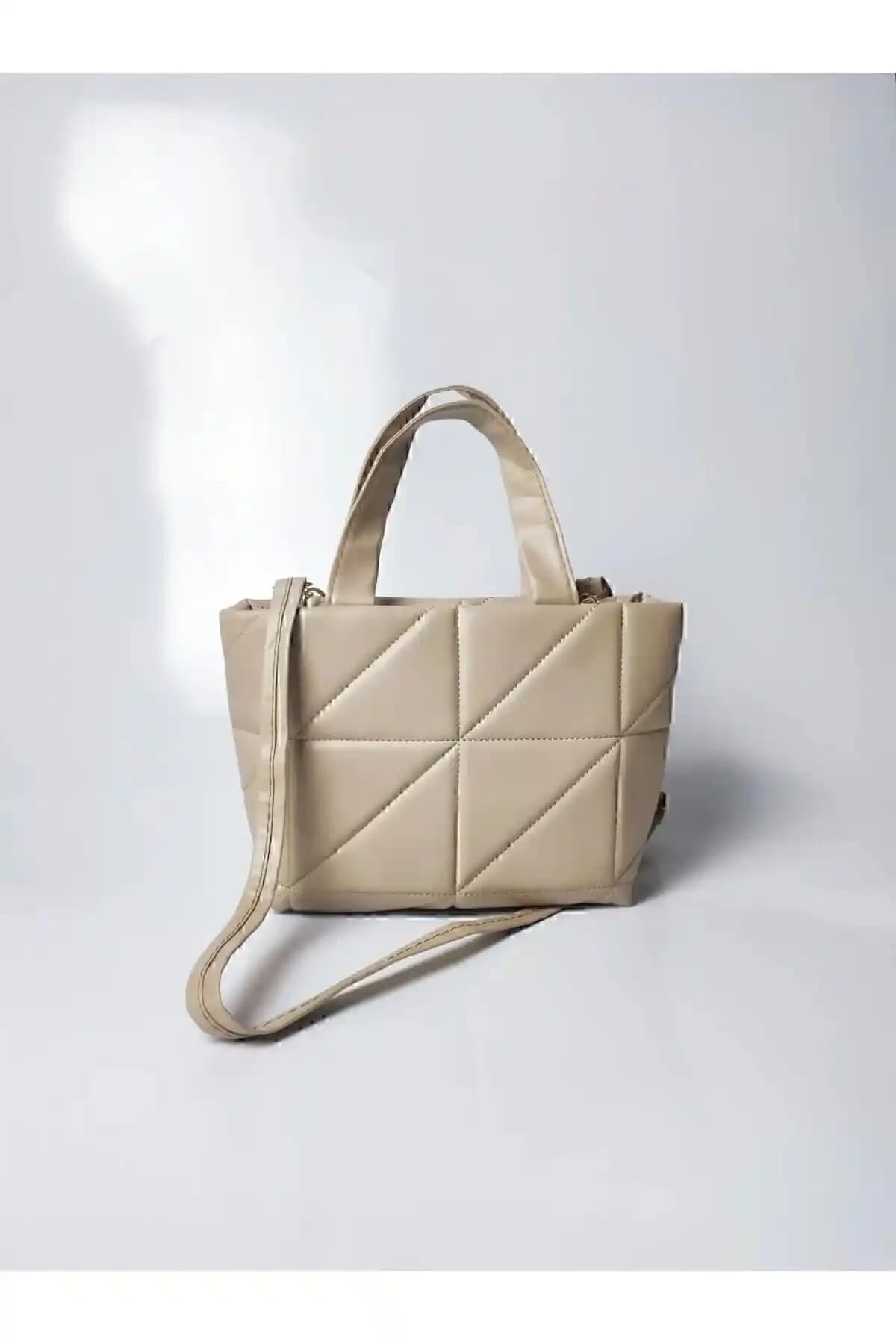 ZAWE FASHION Kadın Bej Fermuarlı Kapitone Desenli Deri Askılı Omuz ve El Çantası İnceleme