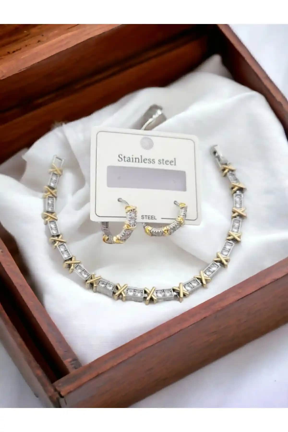 Zeynep Z&D Aksesuar Seti: Şık ve Dayanıklı Kadın Takıları ile Modern Tarz