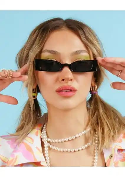 Corney Design Rachel Güneş Gözlüğü: Şık Tasarım ve UV Koruma Özellikleriyle Günlük Kullanım