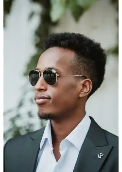 Eyes Force Polarize ve UV Güneş Gözlüğü 8210: Şık ve Koruyucu Tasarım ile Günlük Kullanım