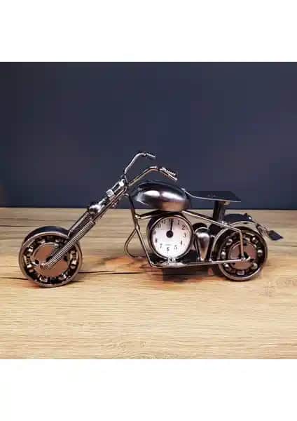 Funshop Dekoratif Metal Motorsiklet Saat: Estetik ve Fonksiyonun Birleşimi