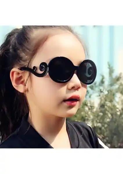 Kinary Kız Çocuğu Güneş Gözlüğü: Göz Sağlığını Koruyan Şık ve Güvenilir Tasarım