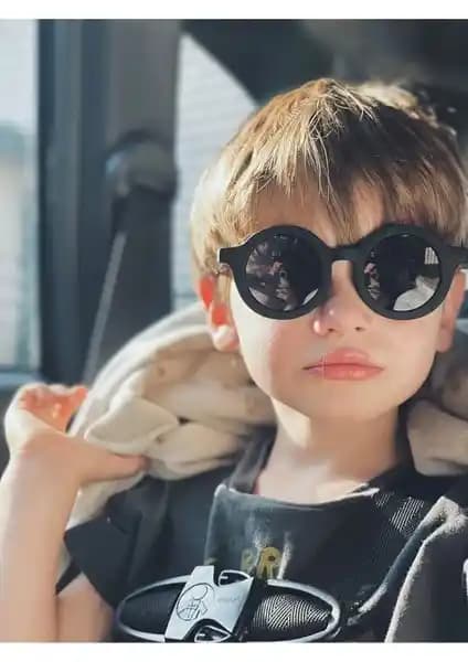 Macerati Iskandinav Çocuk Güneş Gözlüğü: Güvenli ve Şık Tasarım, UV Koruma Özelliğiyle