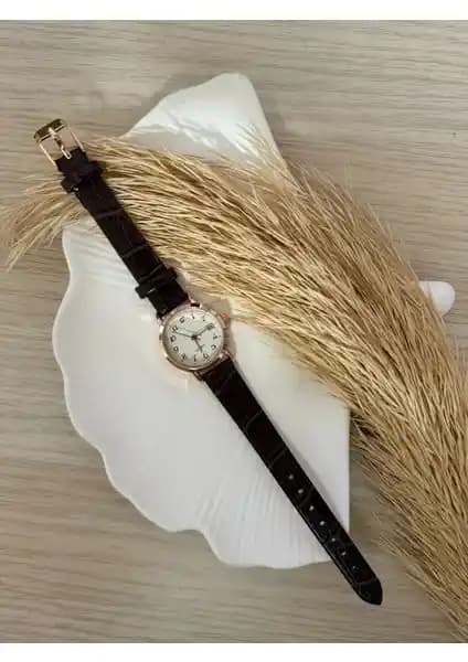 Quartz BS Stıll Vintage Kadın Kol Saati: Şıklık ve Fonksiyonelliği Bir Arada Sunar