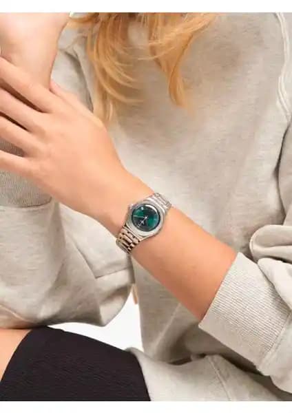 Swatch YLS468G Kadın Kol Saati: Şıklık ve Dayanıklılığı Bir Arada Sunan Modern Tasarım