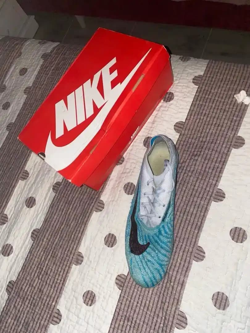 Eski Model Nike Ayakkabılarının Zamansız Tasarım ve Moda Dünyasındaki Önemi