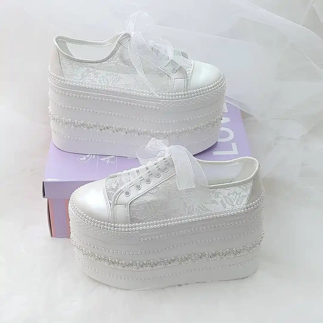 Rahat Gelin Ayakkabısı Spor Tasarımları: Konfor ve Stil Dengesi Düğünlerde