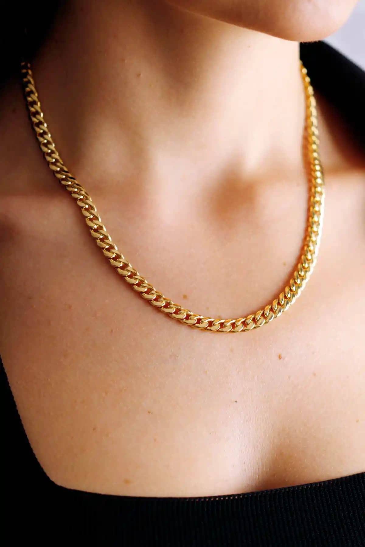 Altın Zincir Kolye Modelleri ve Trendleriyle Şıklığınızı Tamamlayın