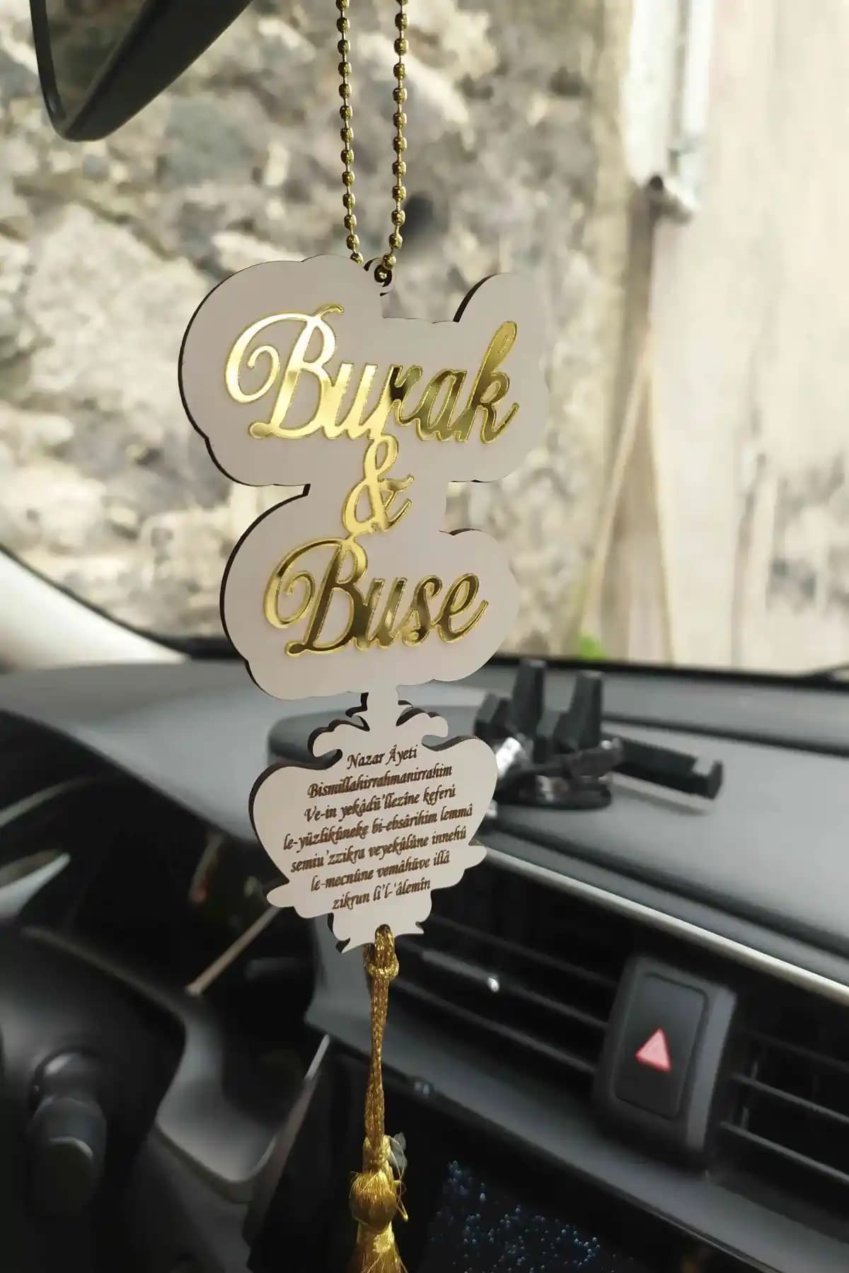 Araba Aynası Süsü Seçenekleri ve Trendler ile Aracınıza Şıklık Katın