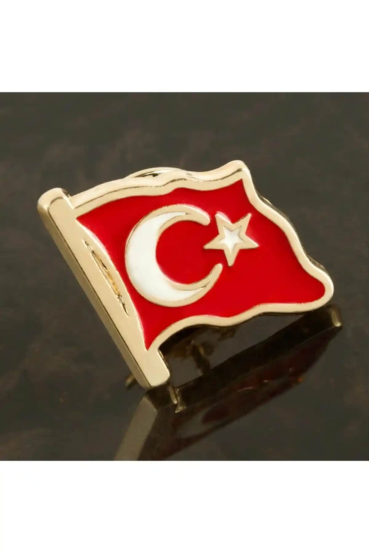 Ay Yıldız Rozetleri: Anlam ve Şıklığın Buluştuğu Çanta ve Aksesuar Detayı
