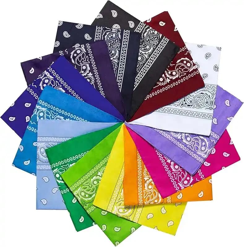 Bandana ve Çanta Aksesuarları: Moda Trendlerinde Çok Yönlü Kullanım ve Kombinasyonlar