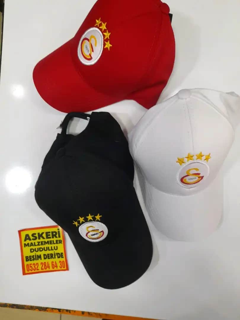 Çanta ve Aksesuarlarla Uyumlu Şapka Çeşitleri ve Stil İpuçları