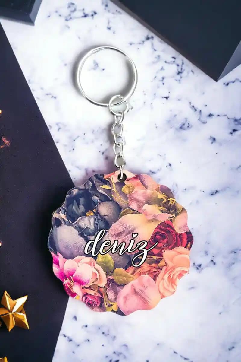 İsimli Anahtarlıklar: Çanta ve Aksesuar Dünyasında Kişiselleştirilmiş Şıklık ve Fonksiyonellik