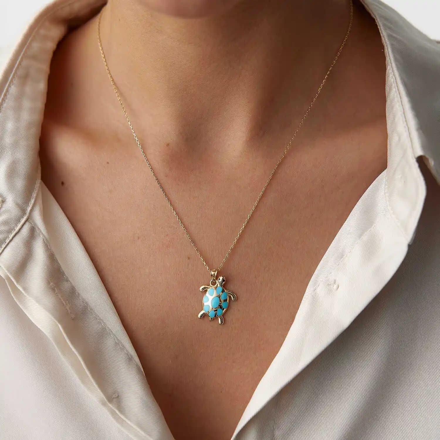 Kaplumbağa Kolye Anlamı ve Moda Dünyasındaki Yeri Hakkında Detaylı Bilgi
