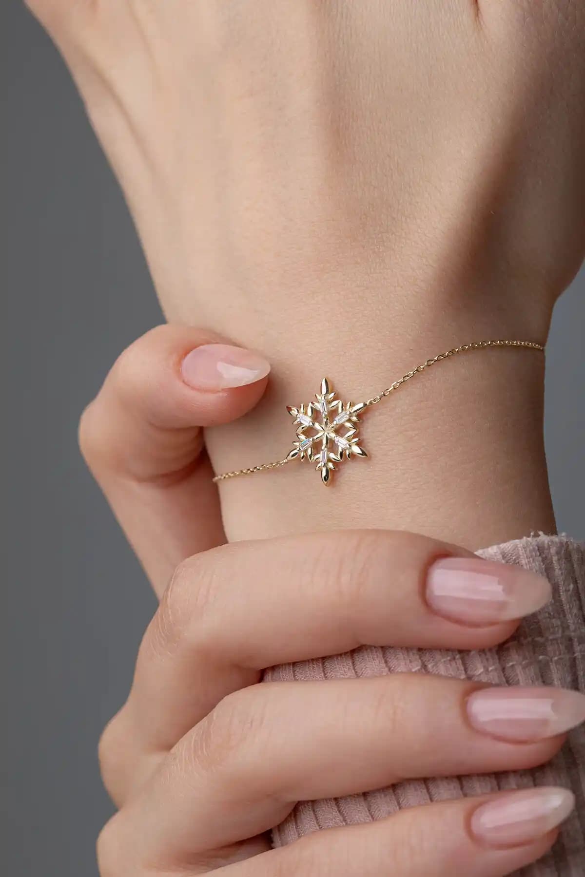 Kartanesi Bilekliklerle Çanta ve Aksesuar Dünyasında Şıklık ve Özgünlük Yaratın